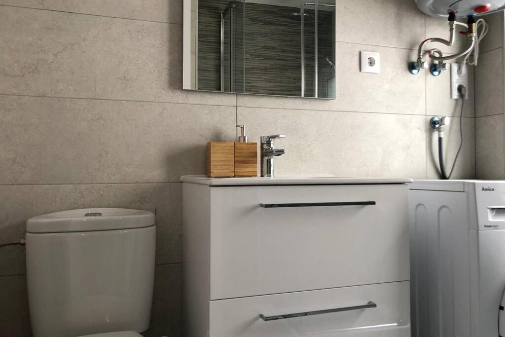 M3 Terrace. Cool Apartment 15 Min Center By Metro Esplugues de Llobregat Εξωτερικό φωτογραφία